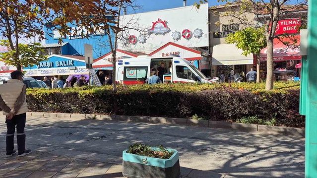 Eskişehir Odunpazarı'nda baba-oğul kavgasında 3 kişi bıçakla yaralandı