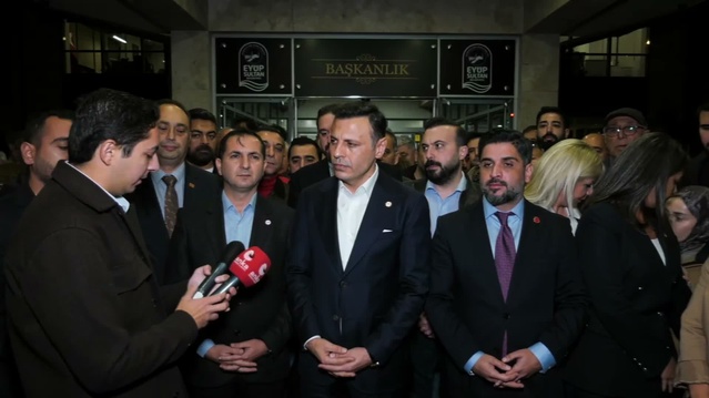 Eyüpsultan Belediye Başkanı Özmen dahil 28 kişi gözaltına alındı, Çelik eleştirdi