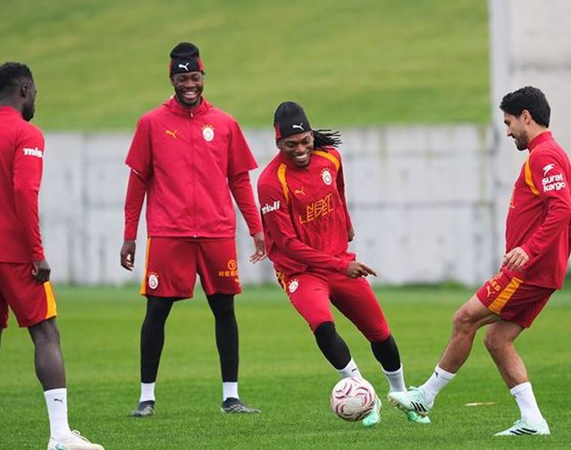 Galatasaray derbi hazırlıklarını tamamladı, Fenerbahçe'yi 21.30'da konuk edecek