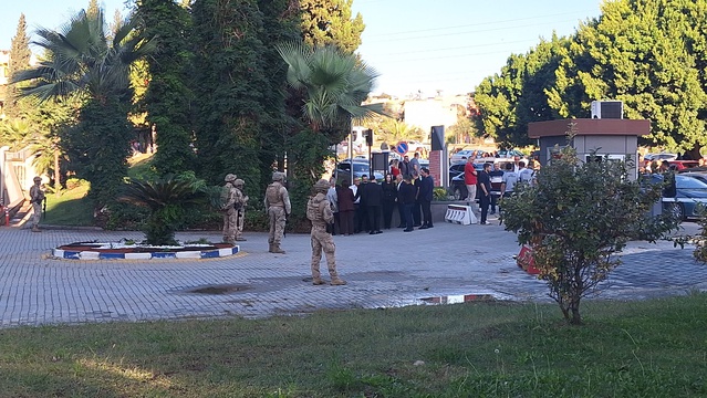 Adana Çukurova'da operasyonda Belediye Başkanı Kozay dahil 44 kişi gözaltına alındı