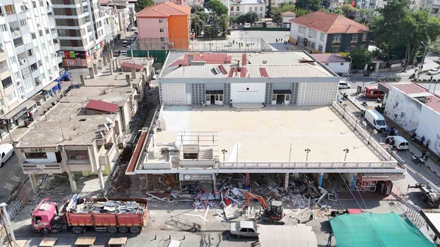 Nazilli'de kültür merkezi yıkımı nedeniyle 15 Ekim'de pazar kurulmayacak