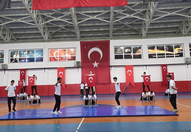 Sivas'ın 5 ilçesinde 29 Ekim Cumhuriyet Bayramı törenlerle kutlandı