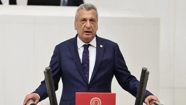 CHP'li Öztürkmen, 13 ilde 55 medrese için Tekin'in yanıtını eleştirip istifa istedi