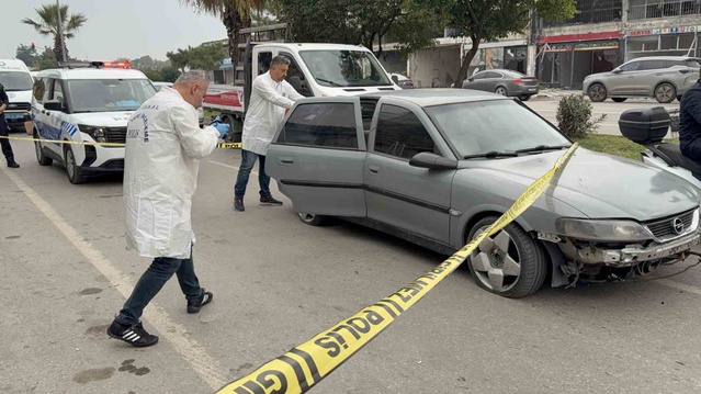 Samsun Canik'te aracının önü kesilen kişi bıçaklanarak yaralandı, lastikleri kesildi