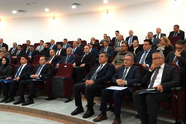 Karaman Valisi Çiçek, 2026'da 171 projenin 47'sinin tamamlandığını açıkladı