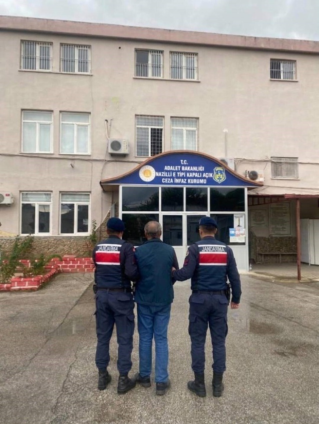 Aydın Kuyucak'ta jandarma operasyonunda 7 tabanca ele geçirildi, 1 şüpheli tutuklandı