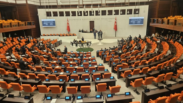 Yatırım fonları teklifinin ilk 5 maddesi kabul edildi, DEM Parti'den eleştiri geldi