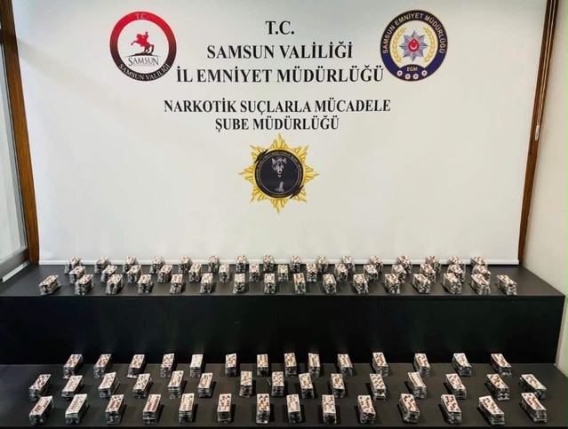 Narkotik polisi Samsun İlkadım'da yapılan aramada 5 bin 656 sentetik hap ele geçirdi