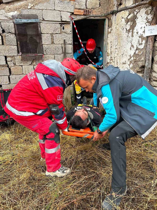 Bilecik UMKE, Eskişehir'deki 3 günlük bölge tatbikatından tam not aldı
