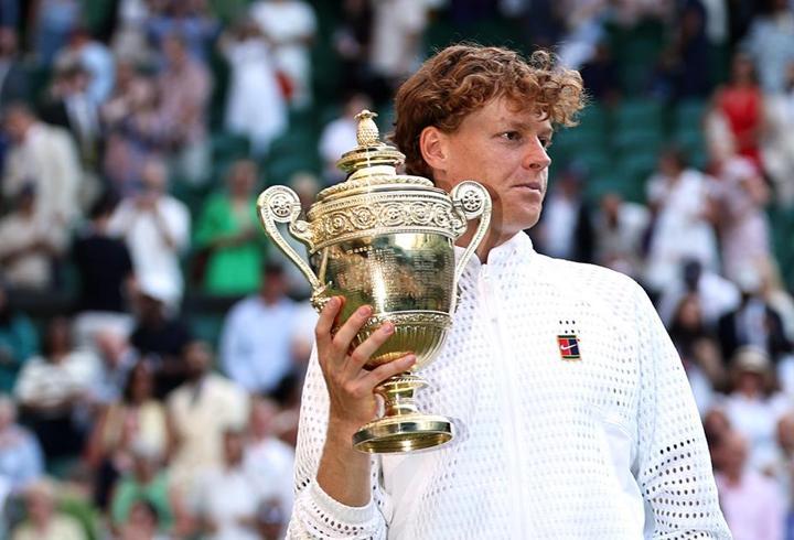 Wimbledon şampiyonu Jannik Sinner, sezonu kapattığını açıkladı