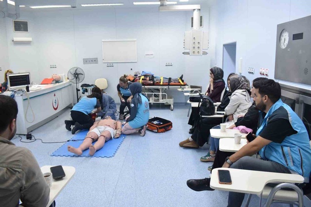 Elazığ'da UMKE personelinin acil müdahale becerisi dört günlük eğitimle güçlendirildi