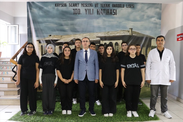 Kayseri'de 100. yılını kutlayan ticaret lisesi sanayiye muhasebeci yetiştiriyor