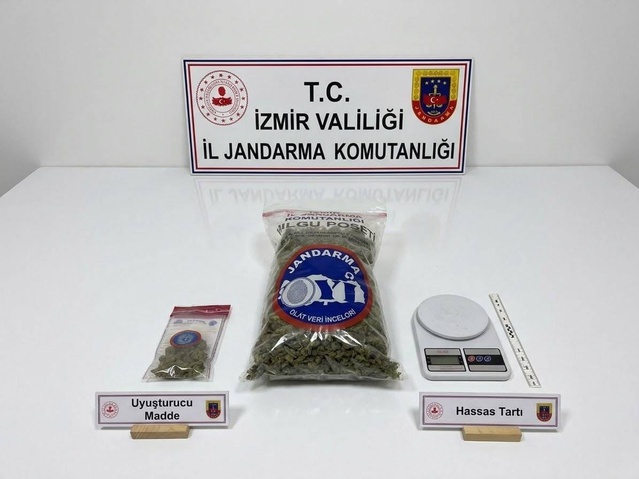İzmir Torbalı'da fabrika alanındaki konteynerde 810 gram kubar esrar bulundu