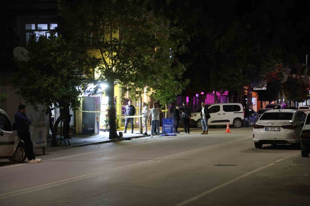 Adana Kozan'da tekel bayisine açılan ateşte bayiyle ilgisi olmayan 2 kişi yaralandı