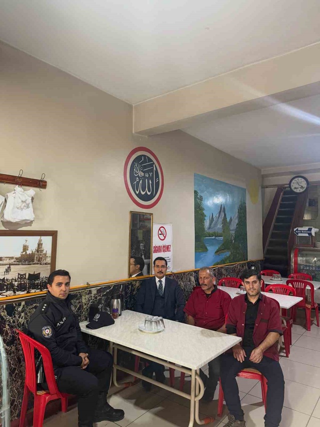 Kars Akyaka'da Kaymakam Demirtaş, esnafı ziyaret edip talep ve görüşlerini dinledi