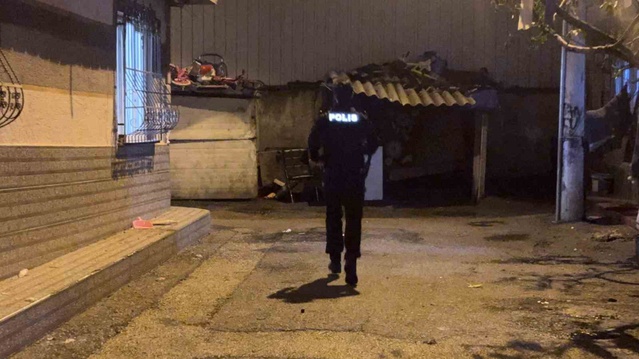 Bursa Yıldırım'da 15 yıl hapis cezalı zanlı, arkadaşı havaya ateş açsa da yakalandı