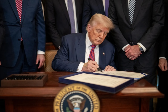 Trump, Rusya yaptırımlarını iki gün kala dondurdu, yüzde 100'lük vergi askıda