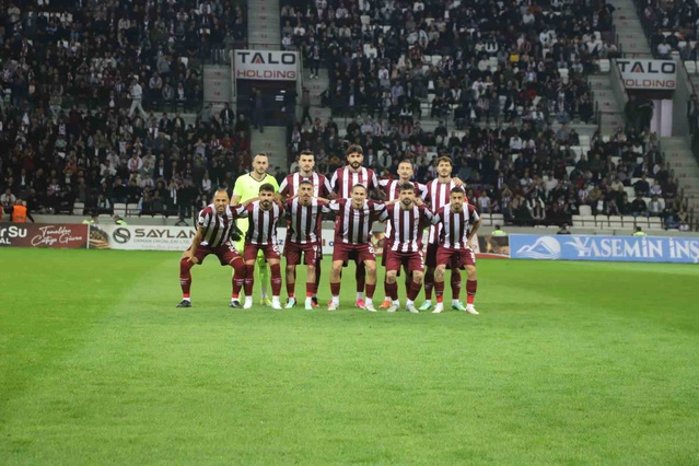 Elazığspor, Isparta 32 Spor deplasmanı kadrosuna Hakan Yavuz ve Barış Ekincier'i aldı