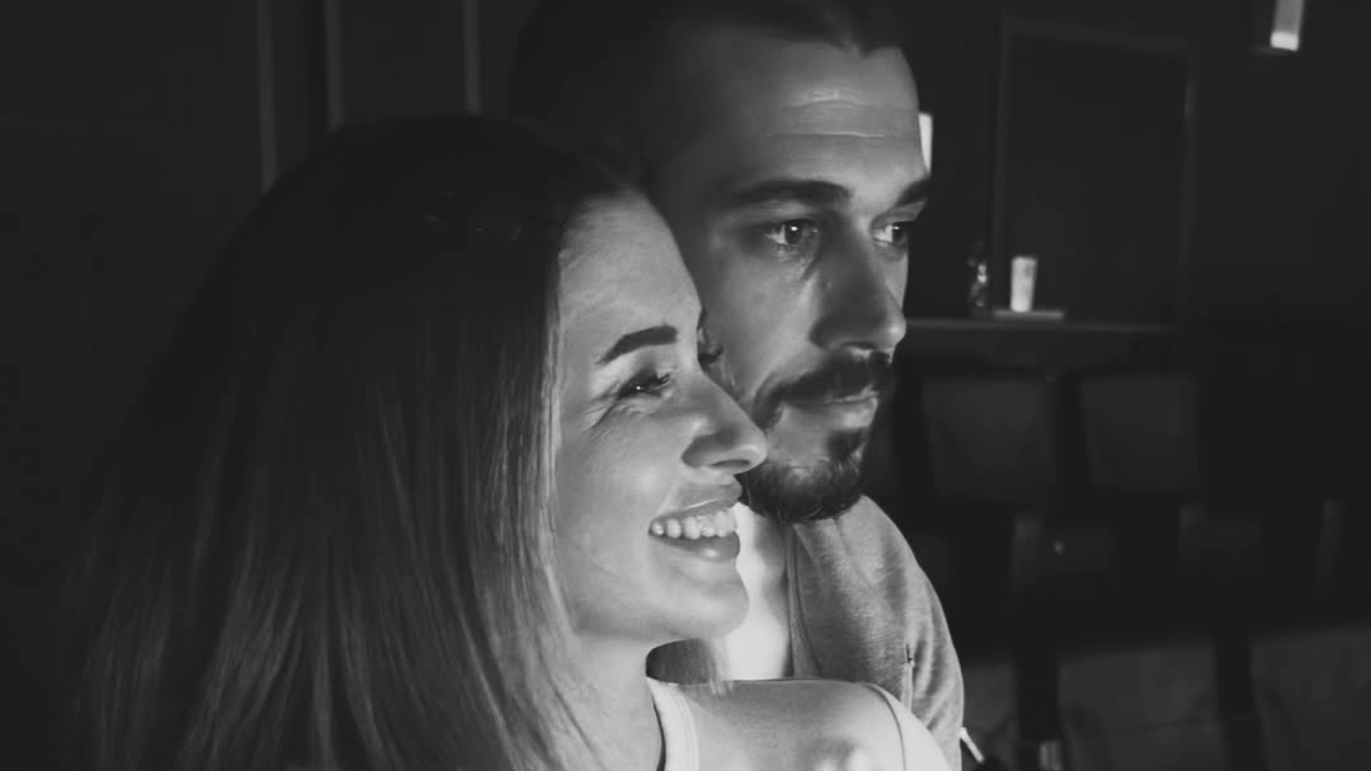 Konserde aşka geldi