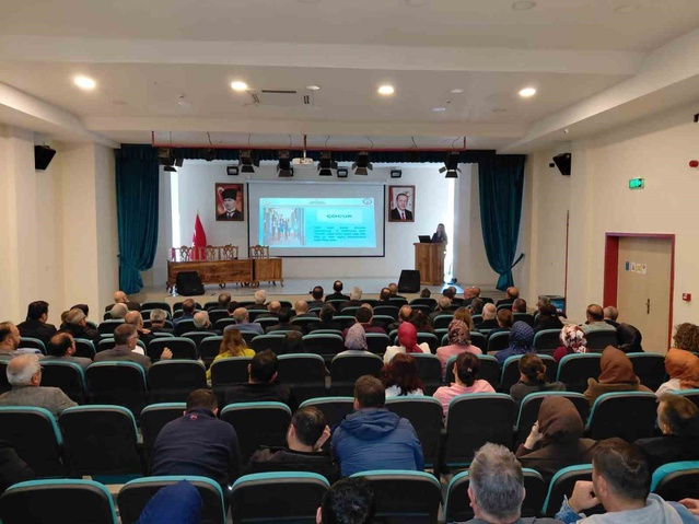 Tokat İl Emniyet Müdürlüğünün okul güvenliği eğitimlerine 584 eğitimci katıldı