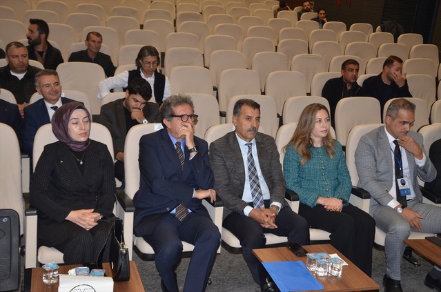 Muş'ta jeotermal panelde Vali Yardımcısı Meram bölge ekonomisine katkıyı vurguladı
