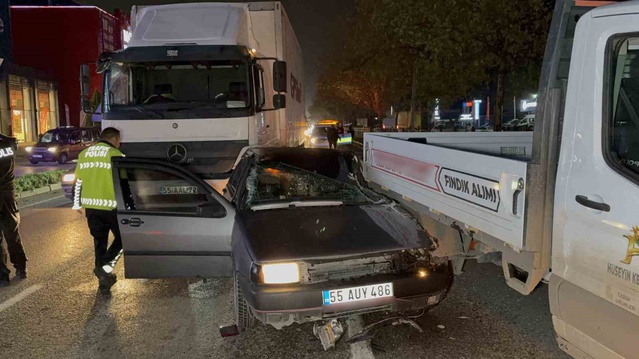 Samsun Tekkeköy'de 4 aracın karıştığı kazada kadın sürücü ve oğlu yaralandı