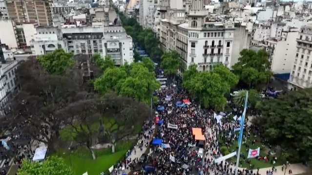 Arjantin'de üniversite finansmanı protestosunda 25 kişi gözaltına alındı