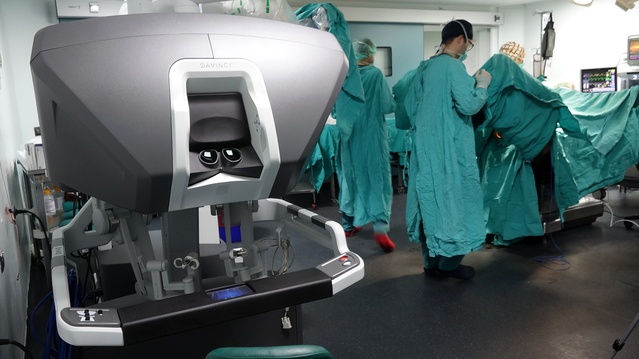 KTÜ Farabi Hastanesi 2 aydır ürolojik kanserlerde robotik cerrahi kullanıyor