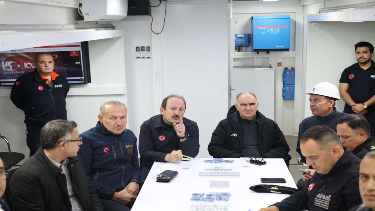 AFAD Başkanı olay yerine gitti: Soma’da 5 madenci hayatını kaybetti