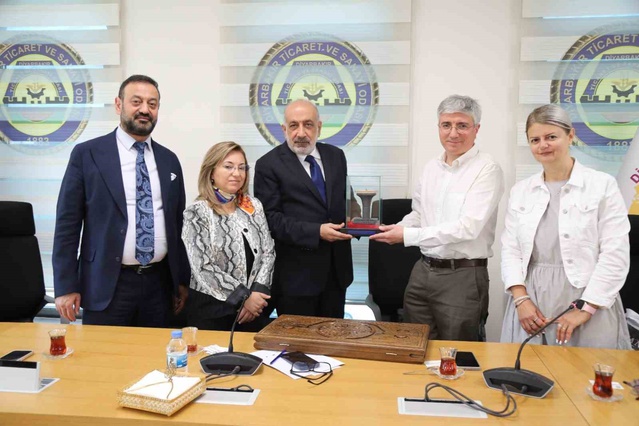 Ermenistan heyeti DTSO'yu ziyaret etti, DTSO turizm ve ticaret ziyareti planlıyor
