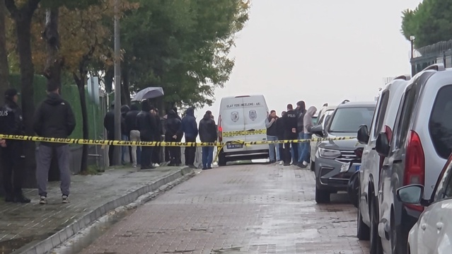 Avcılar'da park kavgasına müdahale eden bekçi, saldırgan veliyi ayağından vurdu