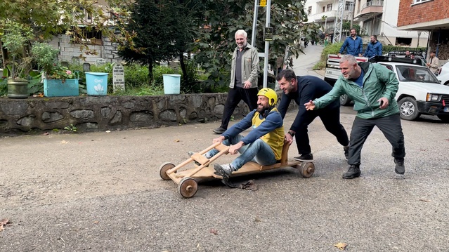 Rize Çamlıhemşin'de 16'ncısı düzenlenen Laz Ralli'de 33 yarışmacı mücadele etti.