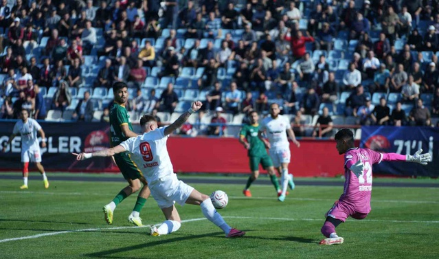 Kırıkkale FK, Ayos Osmaniyespor'u 3-1 mağlup ederek 8. haftada sahasında kazandı