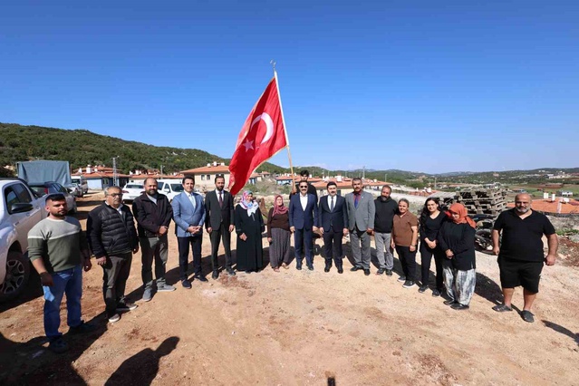 Hatay Valisi Masatlı, Yayladağı'nda afet konutlarını inceledi, ailelerle sohbet etti