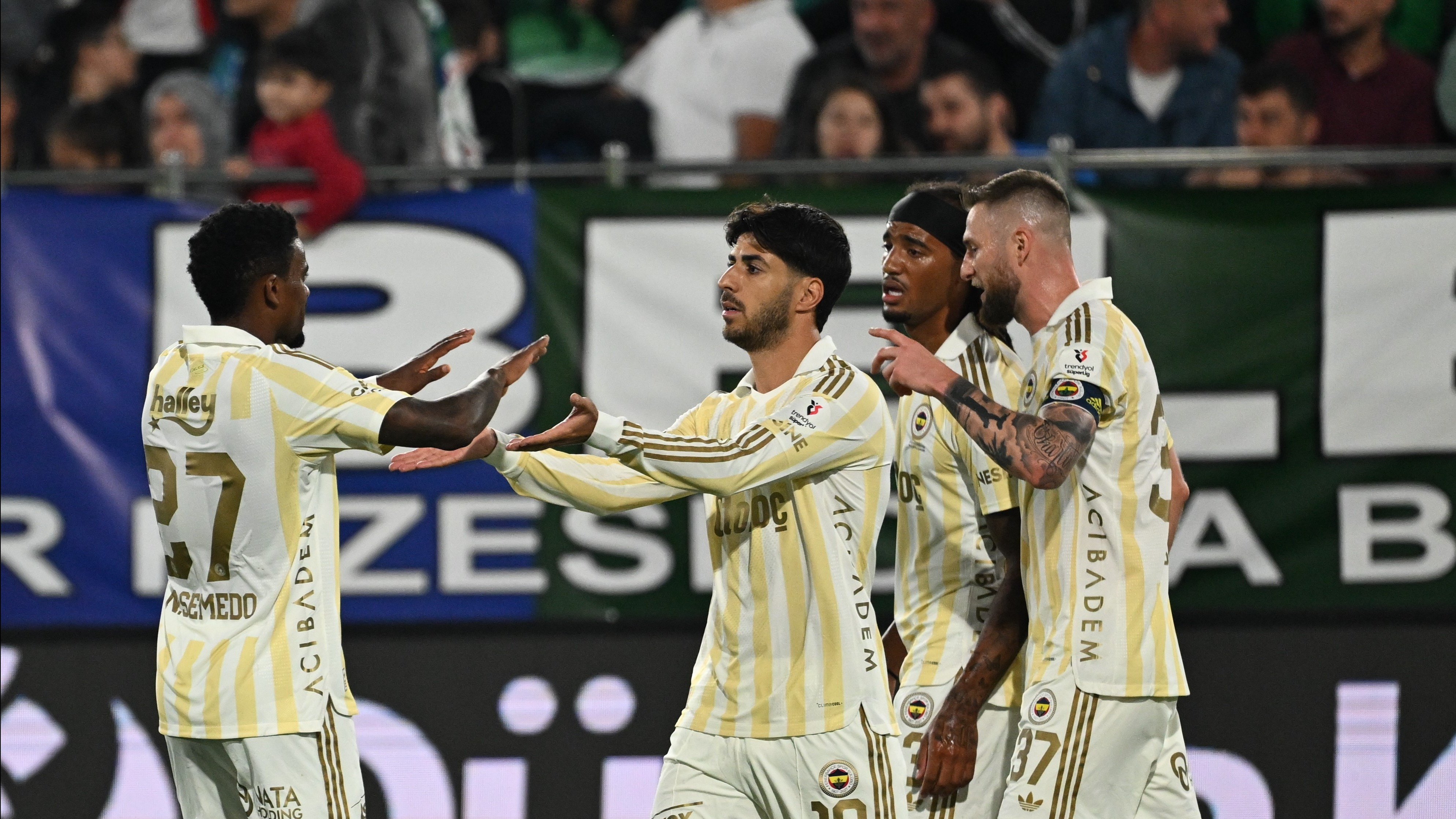Fenerbahçe'de Asensio diz sakatlığı yüzünden maç kadrosundan çıkarıldı