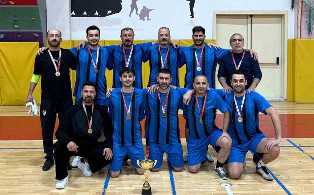 Elazığ Belediyespor Futsal Takımı 18 takım arasından il şampiyonu oldu