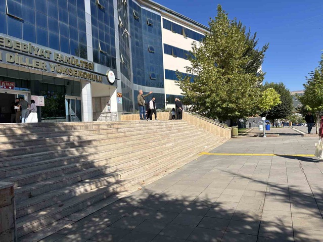 Bingöl'de KPSS ön lisans sınavı başladı, adaylar 120 soru için 130 dakika ter döktü