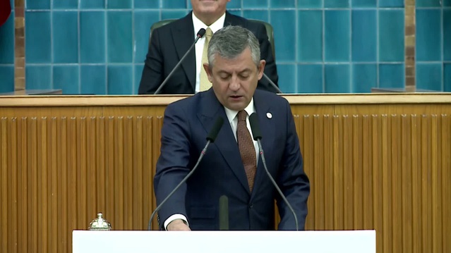 YENİ Parti grup toplantısı... Özgür Özel'den Erdoğan'a fon krizi eleştirisi: Bu işin içinden kendine özgü yöntemlerle kurtulamazsın