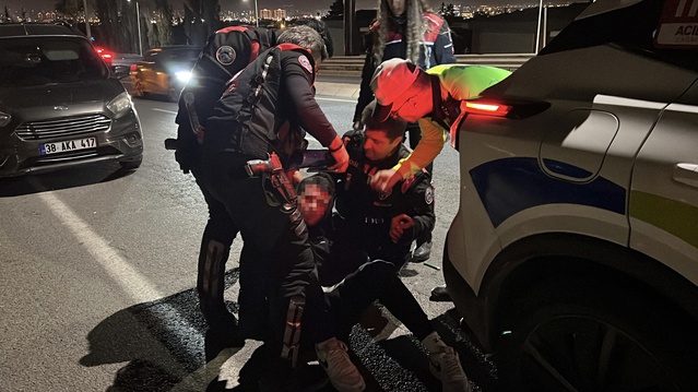 Kayseri’de polisten kaçan 17 yaşındaki sürücüye 335 bin TL ceza! Dershane parasını kaptırdı
