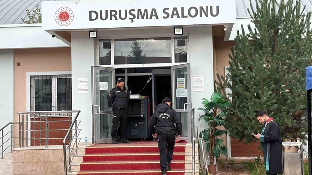 Bolu Belediyesi davasında 19 sanık savunmasını tamamladı, Tanju Özcan oğluna seslendi