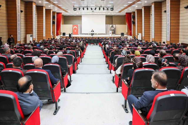 Erzincan Valisi Aydoğdu okul güvenliği toplantısında Değer Erzincan'ı anlattı