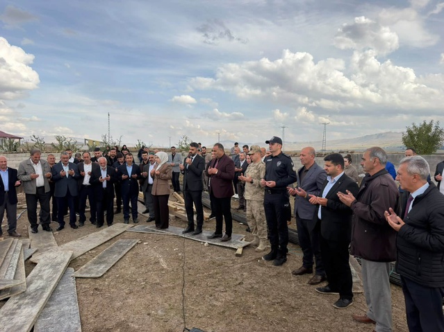 Ağrı Taşlıçay'da Kız Kur'an Kursu'nun temeli dualarla ve protokol katılımıyla atıldı