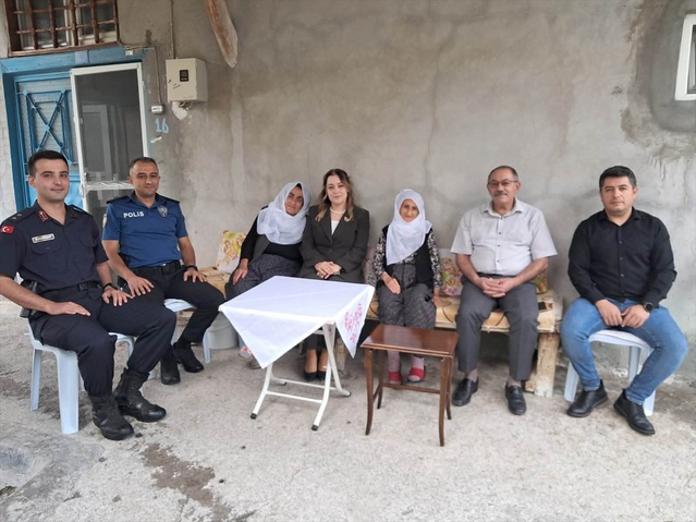 Ağın Kaymakamı Yılmaz, Yaşlılar Günü'nde yaşlılara evlerinde sağlıklı ömürler diledi.
