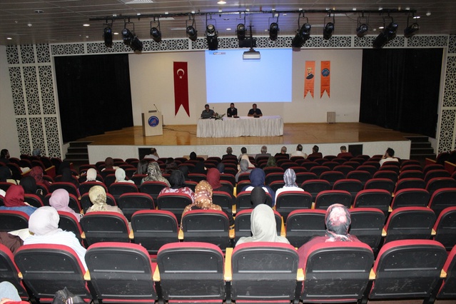 Akdeniz Üniversitesi'nde Terörsüz Türkiye paneli eğitim ve kültürü ele aldı