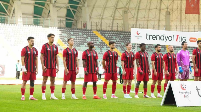 Vanspor FK, Trendyol 1. Lig'in 11. haftasında Ümraniyespor'a Akhisar'da 2-0 yenildi
