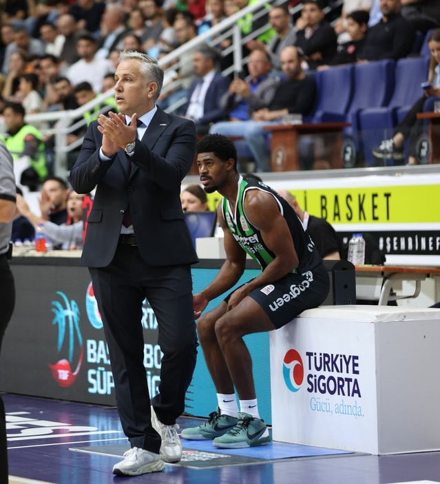 Denizli Basket'in ilk iç saha Avrupa maçı galibiyetinde Aktaş taraftara teşekkür etti