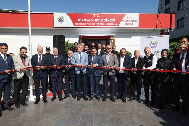 Dilovası Belediyesi afetlere hazırlık için koordinasyon merkezini törenle açtı