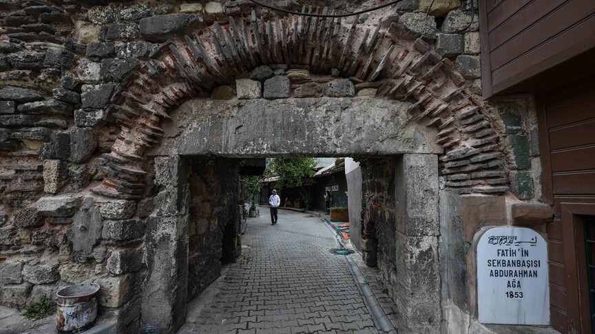 İstanbul'un medeniyetlerin izini taşıyan kadim kapıları