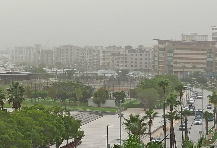 Hatay'da toz taşınımı: Görüş mesafesi düştü