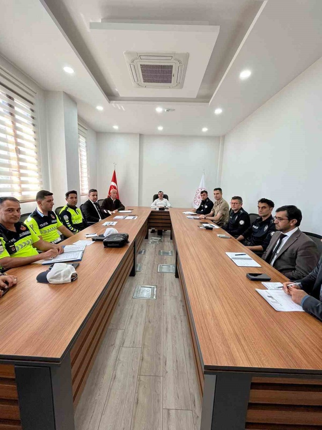 Diyarbakır Dicle'de okul güvenliği ve uyuşturucuyla mücadele toplantısı yapıldı